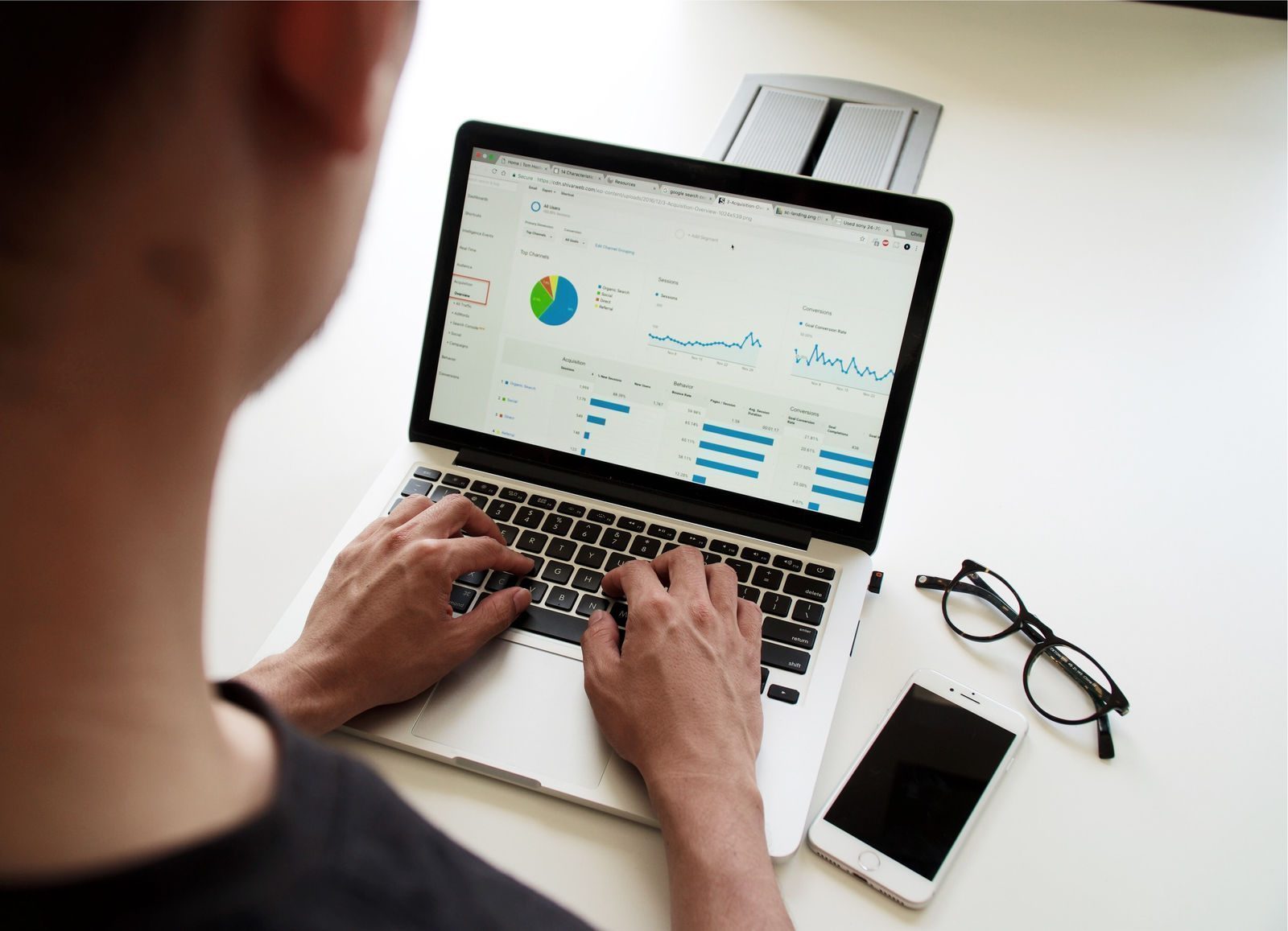 DELV - How this 16 year old is tackling the problem of research inefficiencies