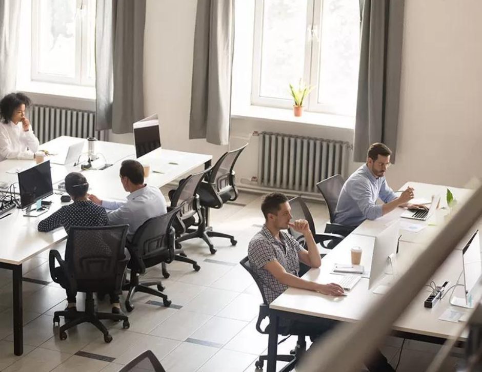 How executives are building a powerful LinkedIn presence in 45 mins a week